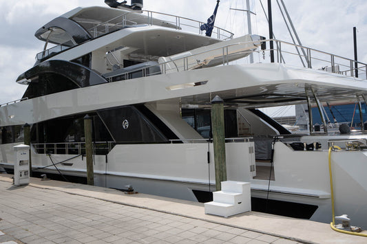 Boarding an Ocean Alexander 35R with Stowaway Steps