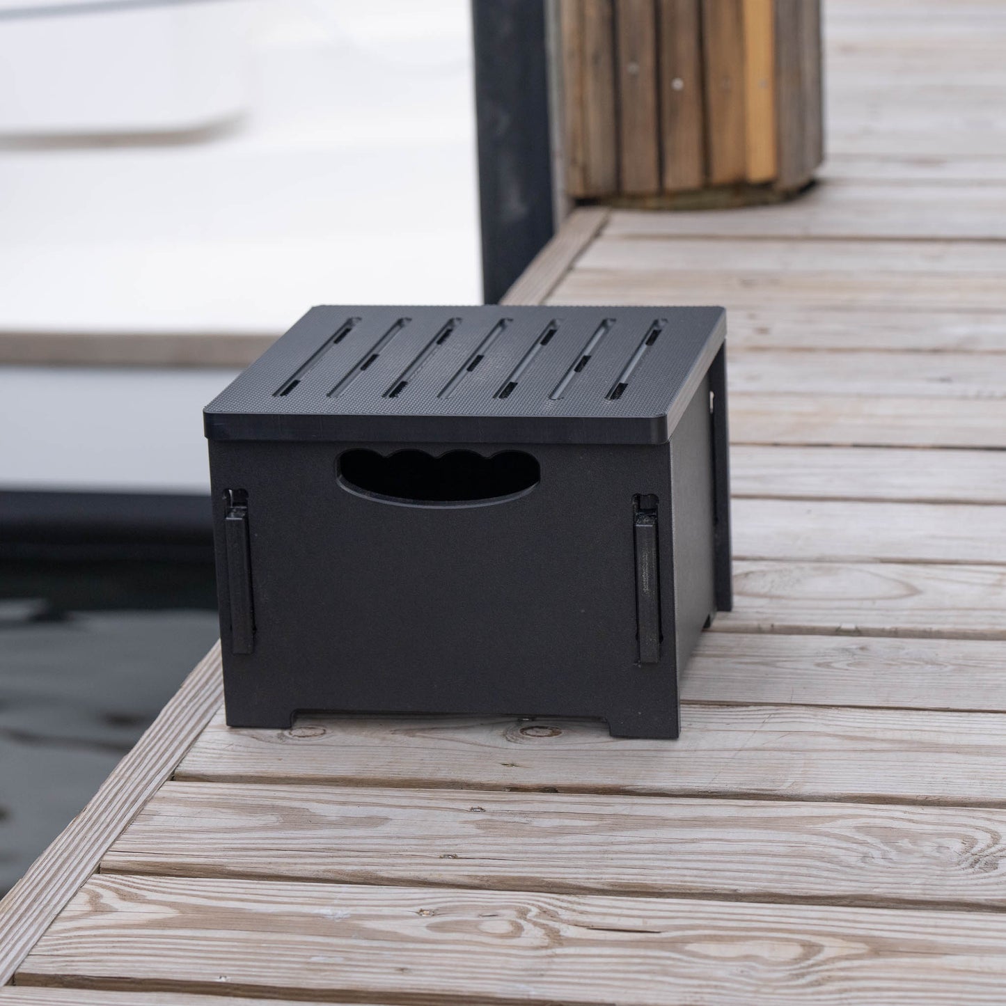 Stowaway Steps: 1 Step Narrow Premium Stowable Dock Step