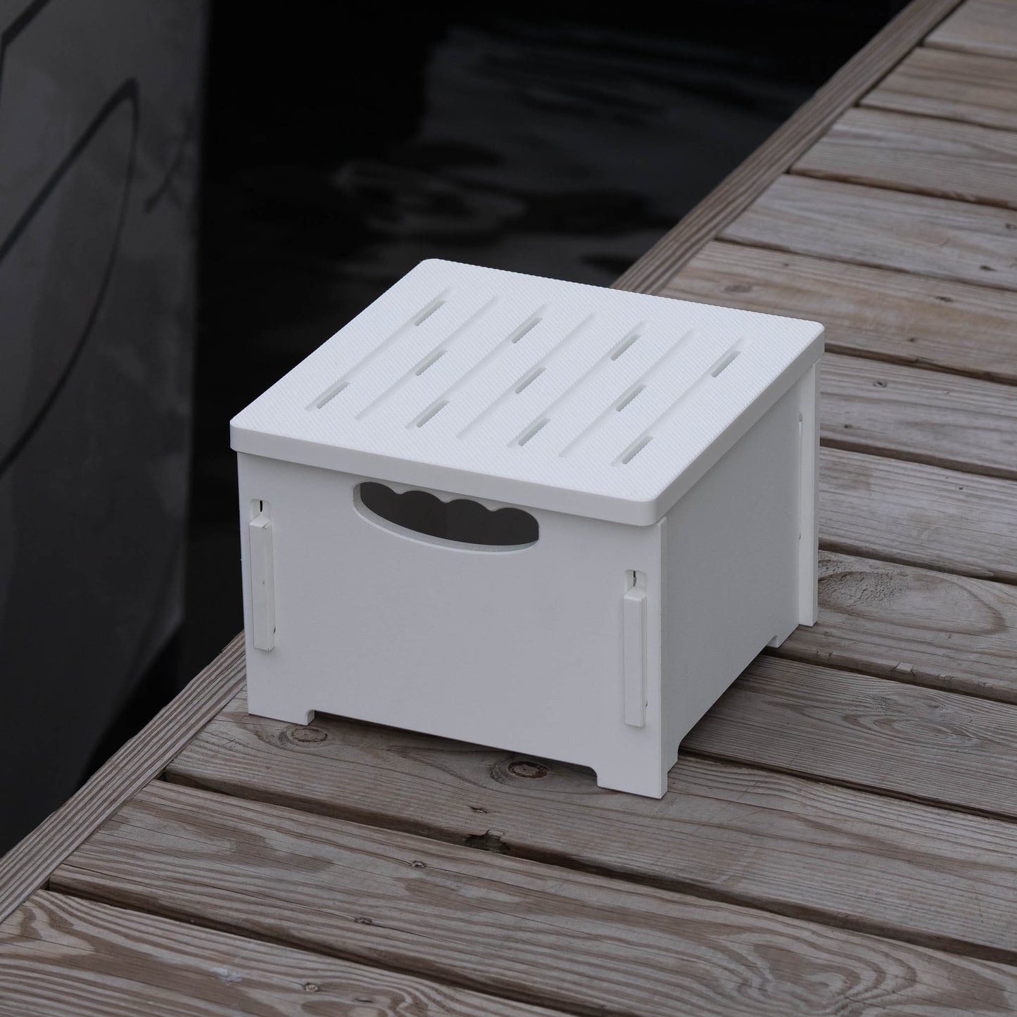 Stowaway Steps: 1 Step Narrow Premium Stowable Dock Step